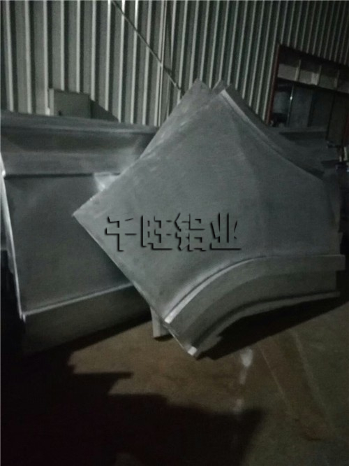 为何选择双曲铝单板要选对大制造厂家