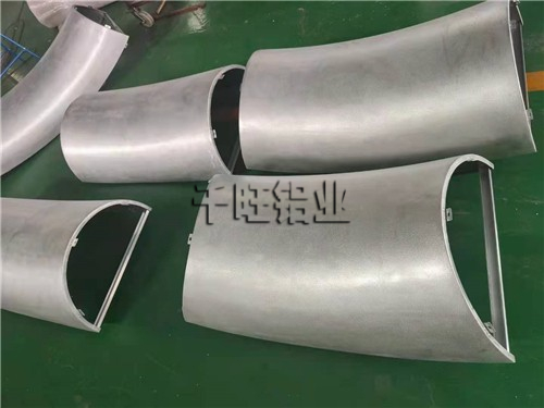 雕花铝单板厂家什么公司好？教你选择过硬雕花铝单板