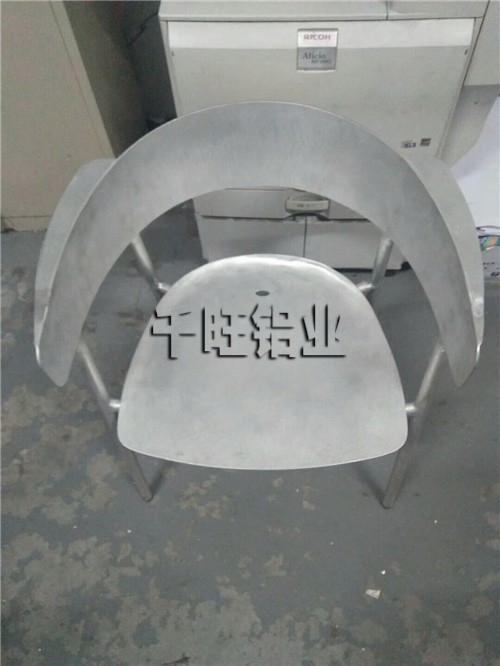 千旺让您怎么样订制到优良的氟碳铝单板