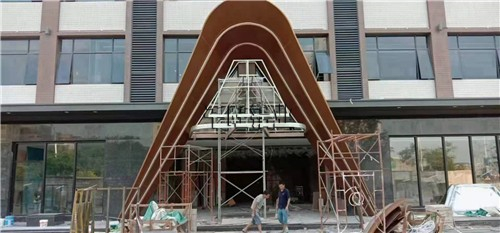 选择氟碳铝单板为什么要挑选大制作厂家