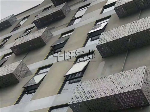 采购铝合金空调罩何故要挑选大制作公司