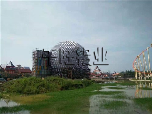 怎么样去采购一个满意的双曲铝单板公司